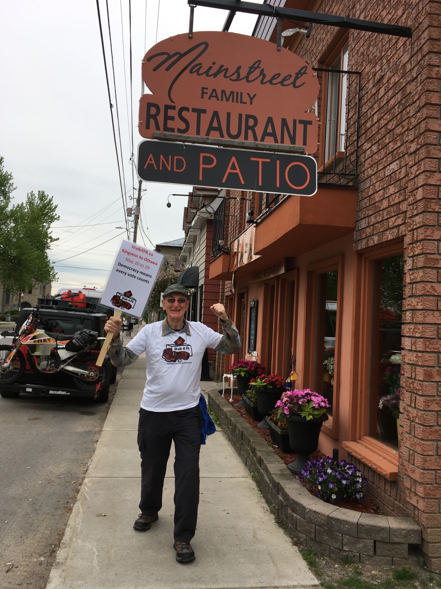 May25-Ron-cafeMerrickville-IMG_0413-30.jpg
